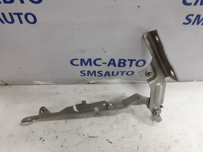 Петля капота Volvo S60 2010-2013 30799179 С60 1.6T, правая