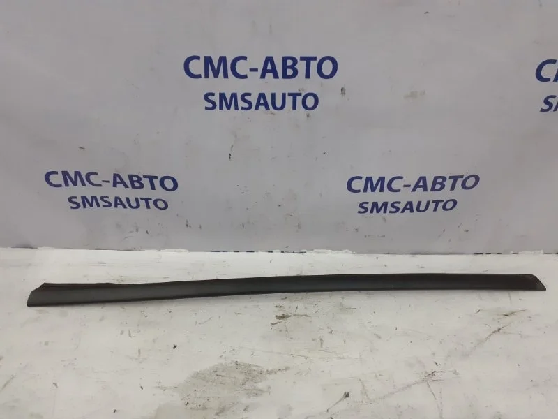 Молдинг лобового стекла Volvo XC70 2008-2012 30753552 ХС70 3.2, левый