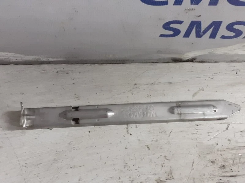 Кронштейн Volvo XC70 2008-2012 30678340 ХС70 3.2