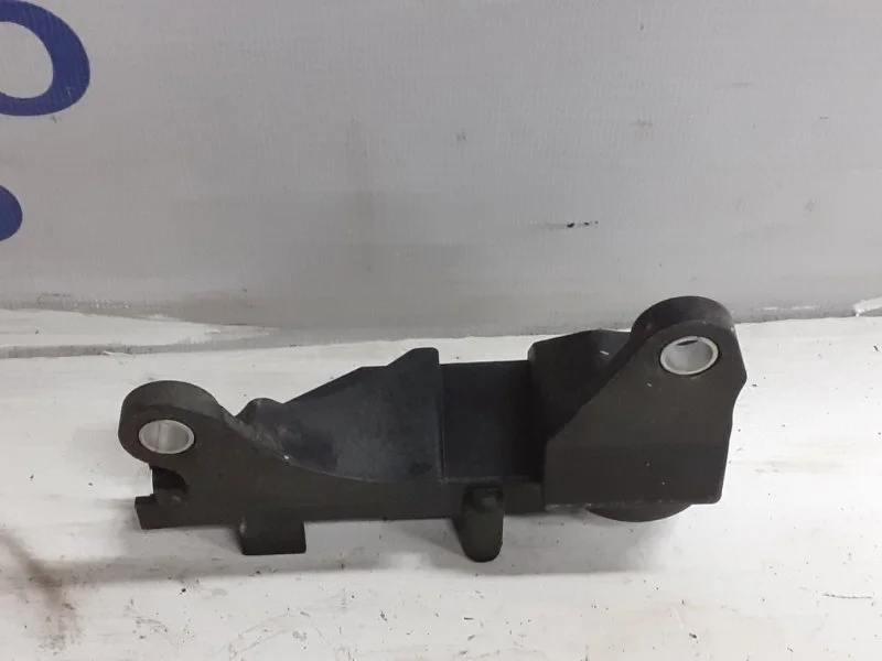 Кронштейн воздушного фильтра Volvo S80 2008-2012 30650770 С80 2.5T