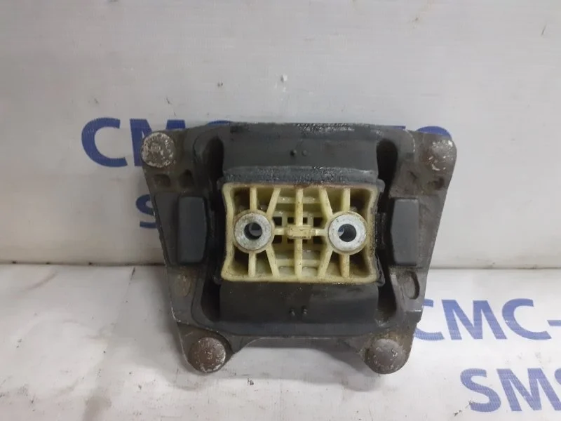 Опора АКПП Audi A6 2005 4F0399151AN C6 3.2 AUK, задняя