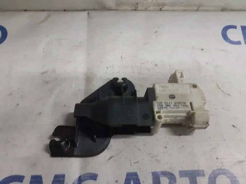 Замок бардачка Audi A6 Allroad 2001-2005 3B0959782A C5 2.7T