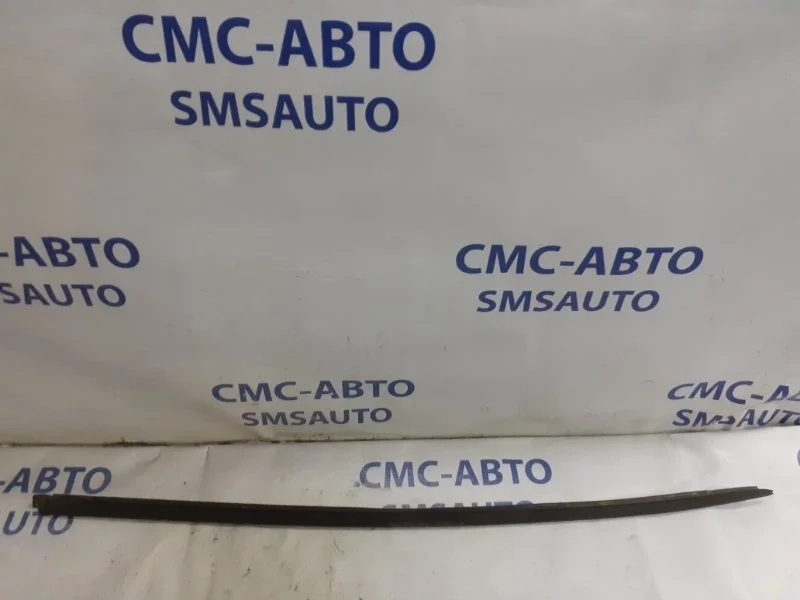 Молдинг лобового стекла Audi A8 4E0854328D S8 5.2, левый