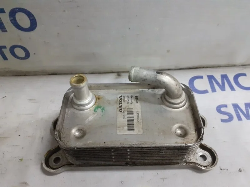 Радиатор масляный Volvo S80 2007-2012 31201909 2.5T