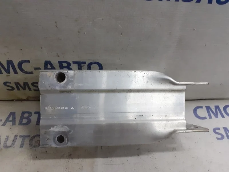 Кронштейн усилителя бампера Mercedes-Benz C-Class A2046200995 W204 1.8Т, передний правый