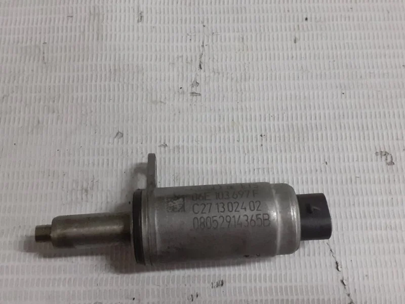 Клапан электромагнитный фаз ГРМ Audi A4 06E103697F 8K 3.2