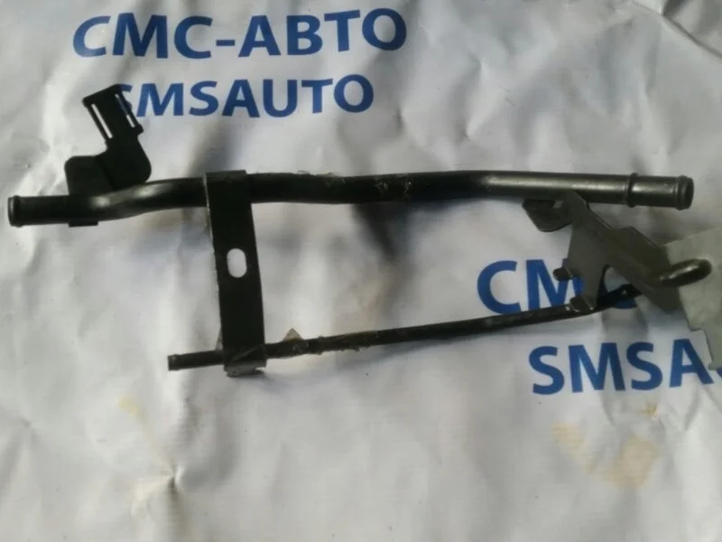 Трубка системы охлаждения Audi A3 2004-2009 1K0121070T 8P 3.2FSI