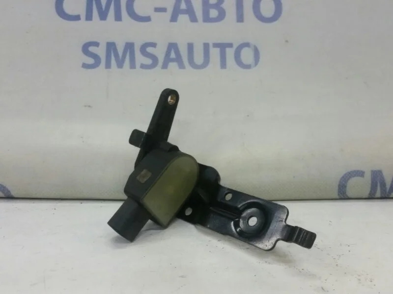 Датчик уровня подвески Audi A6 Allroad 2006-2010 4F0941285F C6 3.2, передний левый