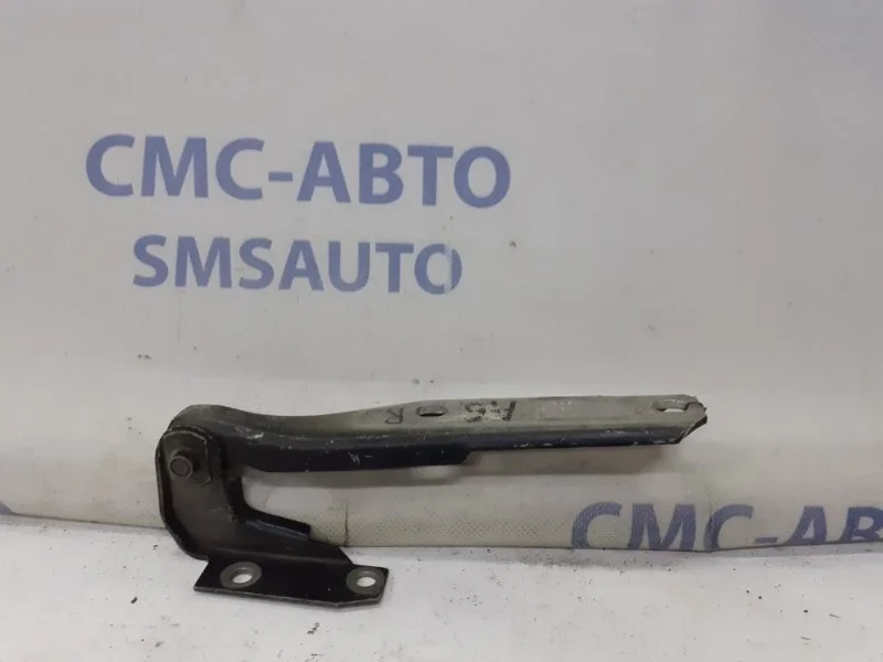 Петля капота Audi A6 Allroad 2001-2005 4B0823302D C5 2.7T, правая