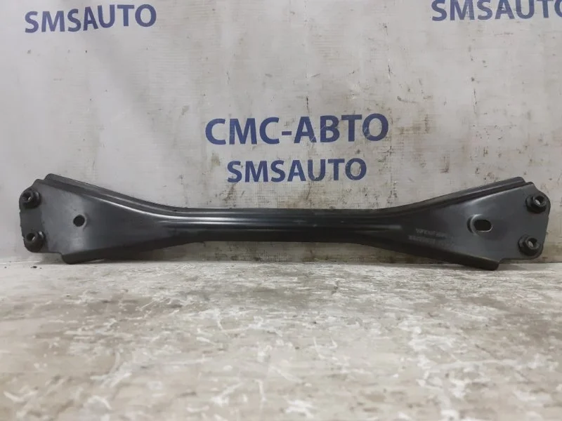 Кронштейн Volvo XC60 30699889 ХС60 2.0T, передний