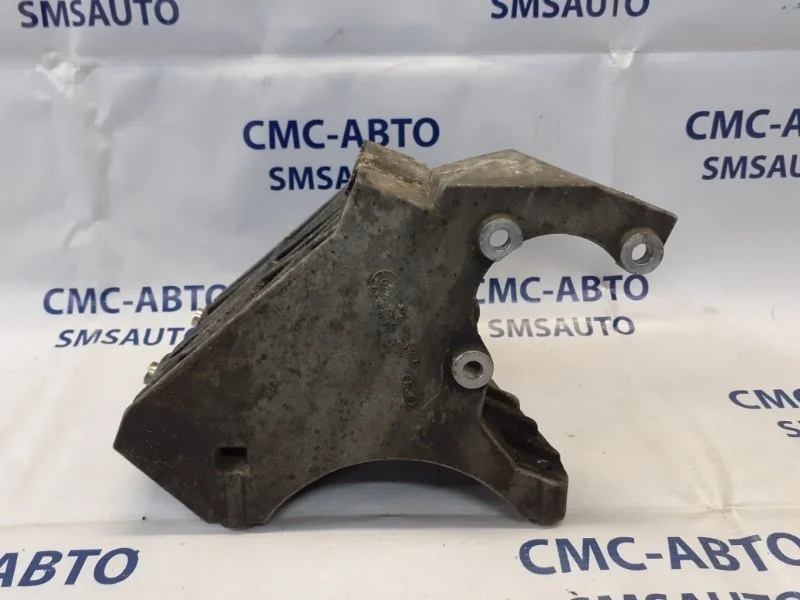 Кронштейн насоса ГУР Audi A8 077260885N D3