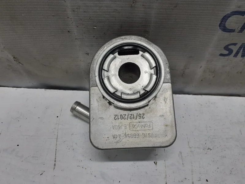 Радиатор масляный Volvo S60 2011-2015 31330429