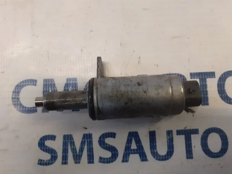 Клапан электромагнитный фаз ГРМ Audi A6 06E103697E C6 2.8