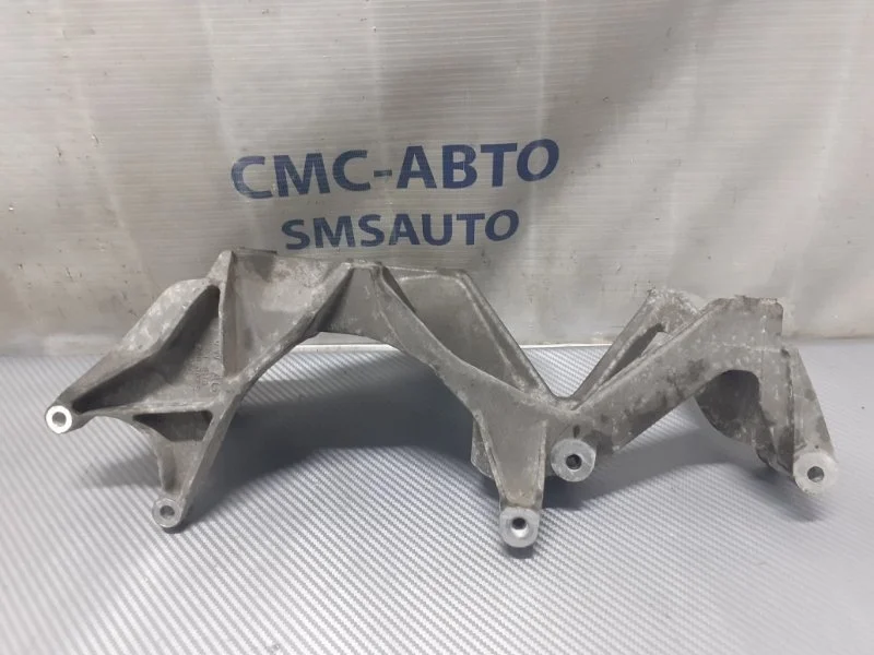Кронштейн генератора Volkswagen Touareg 2011-2014 03H260087E NF 3.6