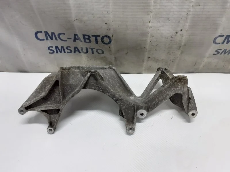 Кронштейн генератора Volkswagen Touareg 03H260087E NF 3.6