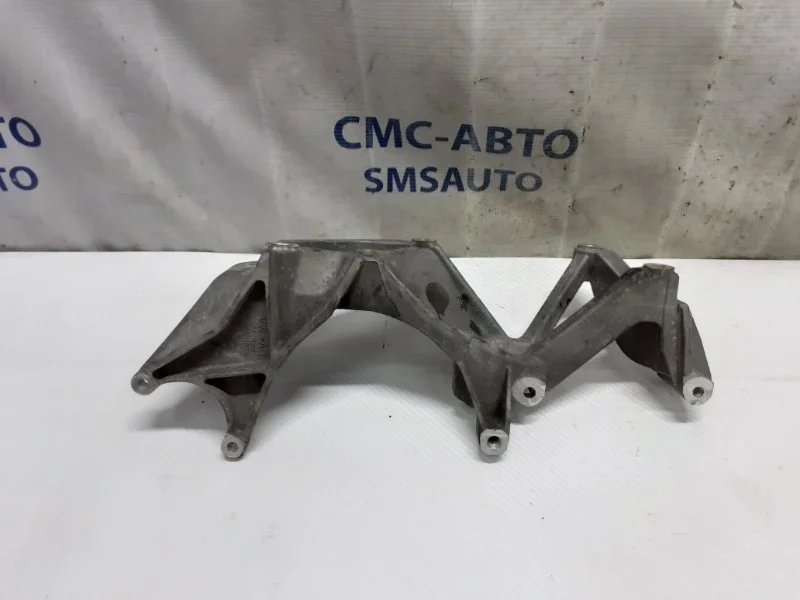 Кронштейн генератора Volkswagen Touareg 03H260087E NF 3.6