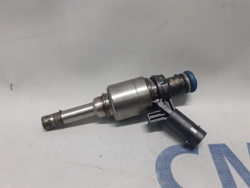 Форсунка топливная Volkswagen Tiguan 2008-2012 06H906036E 2.0T