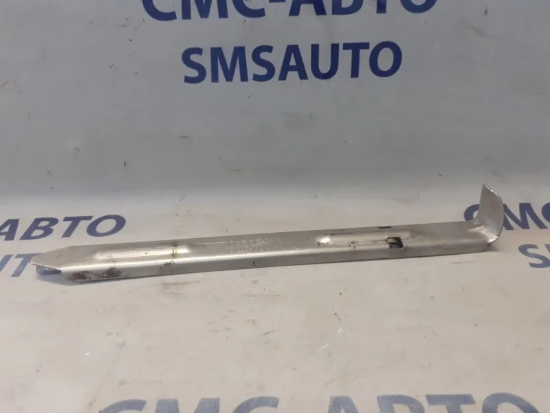 Кронштейн фары Volvo XC70 2008-2012 30678340 ХС70 3.0T