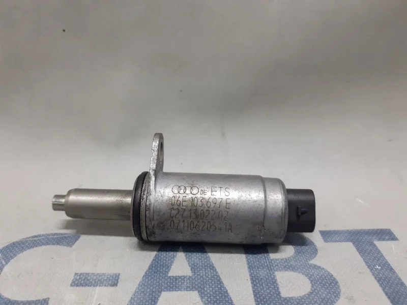 Клапан электромагнитный Audi A5 06E103697E 8K 3.2