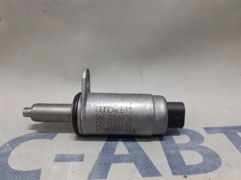 Клапан электромагнитный Audi A5 06E103697E 8K 3.2
