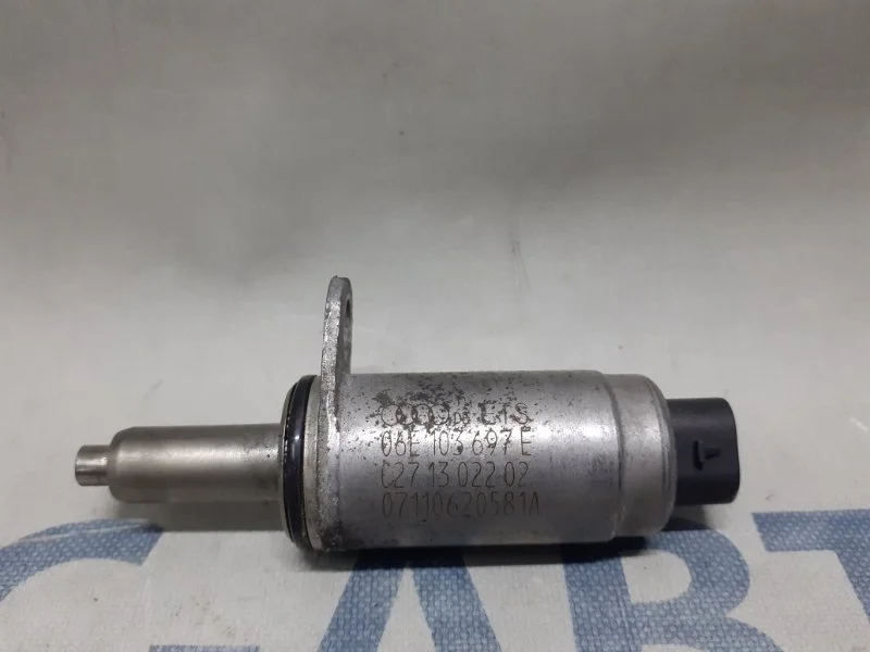 Клапан электромагнитный Audi A5 06E103697E 8K 3.2