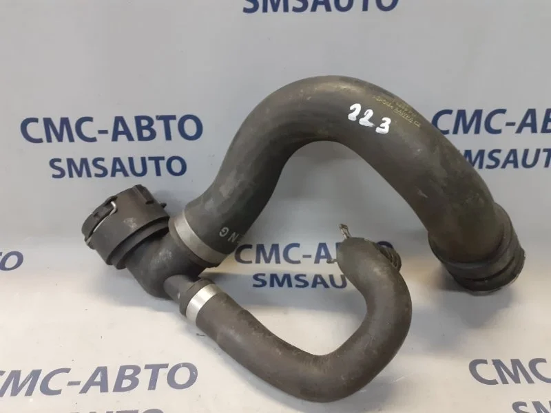 Патрубок охлаждения нижний Volvo XC70 31261407 ХС70 3.2