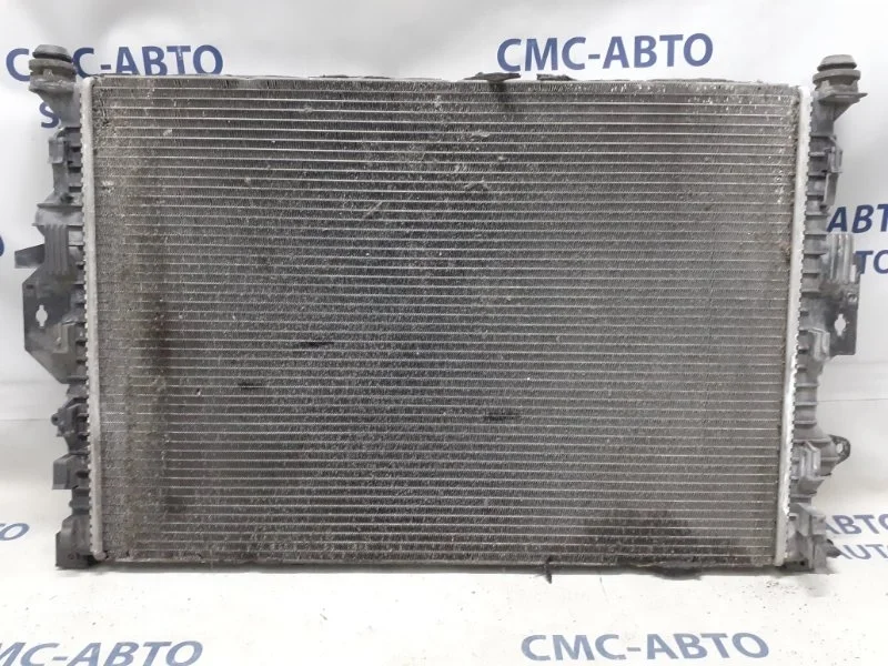 Радиатор охлаждения ДВС Volvo XC70 31368082 ХС70 3.2