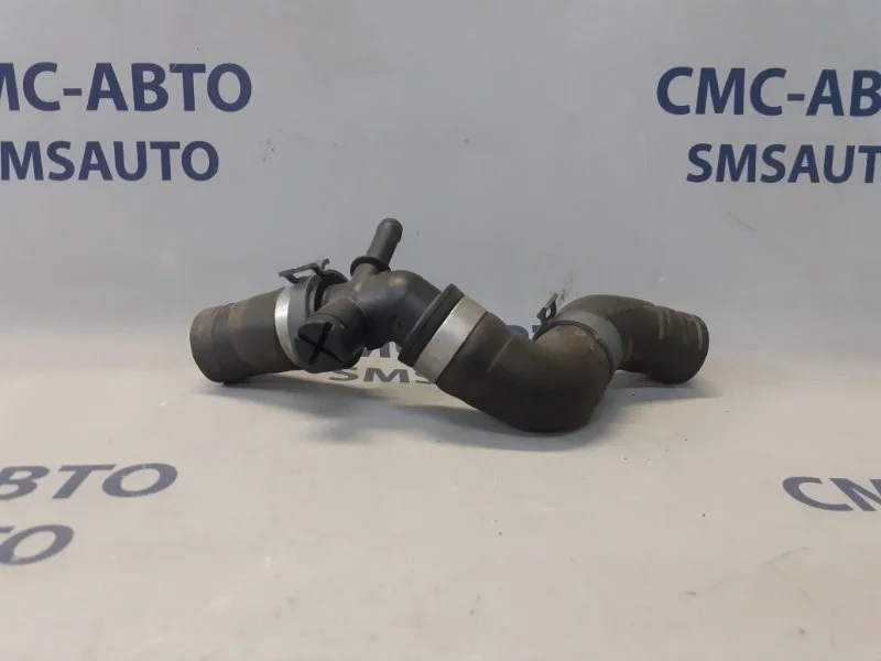 Патрубок охлаждения Volkswagen Touareg 7P0122051D NF