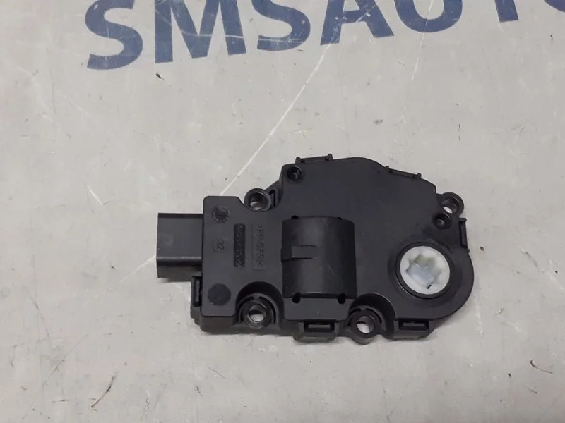 Моторчик заслонки отопителя Mercedes-Benz ML A1669060008 W166 3.0D