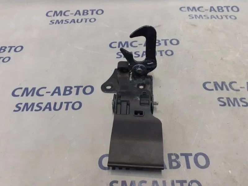 Крюк капота Audi A8 2012 4H0823485C D4 4.2 CDR