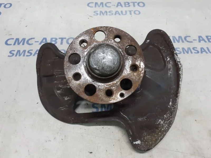 Кулак поворотный Mercedes-Benz E-Class A2043320101 C207, передний левый