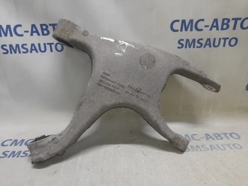 Рычаг нижний Audi A6 8R0505312F C7 2.8, задний правый