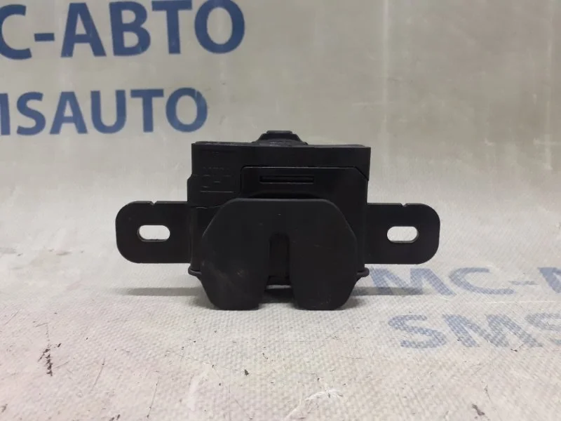 Замок капота Volvo S60 31425975 С60 3.0T, левый