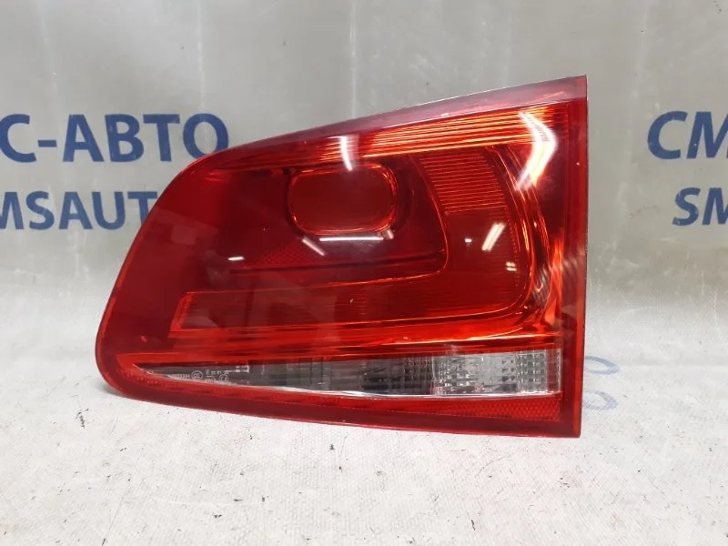 Фонарь крышки багажника Volkswagen Touareg 7P6945094A NF 3.6, задний правый
