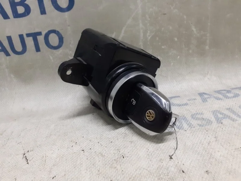Замок зажигания Volkswagen Touareg 7P6905843 NF 3.6