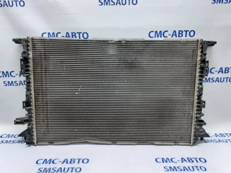 Радиатор охлаждения ДВС Audi A8 2011 4H0121251B D4 4.2 CDR