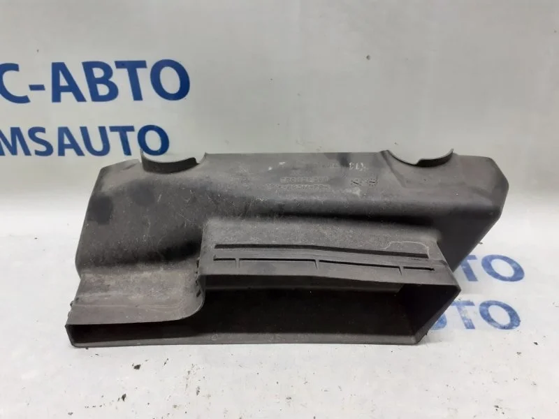 Воздухозаборник Volkswagen Touareg 7P6121396A NF 3.0, передний правый