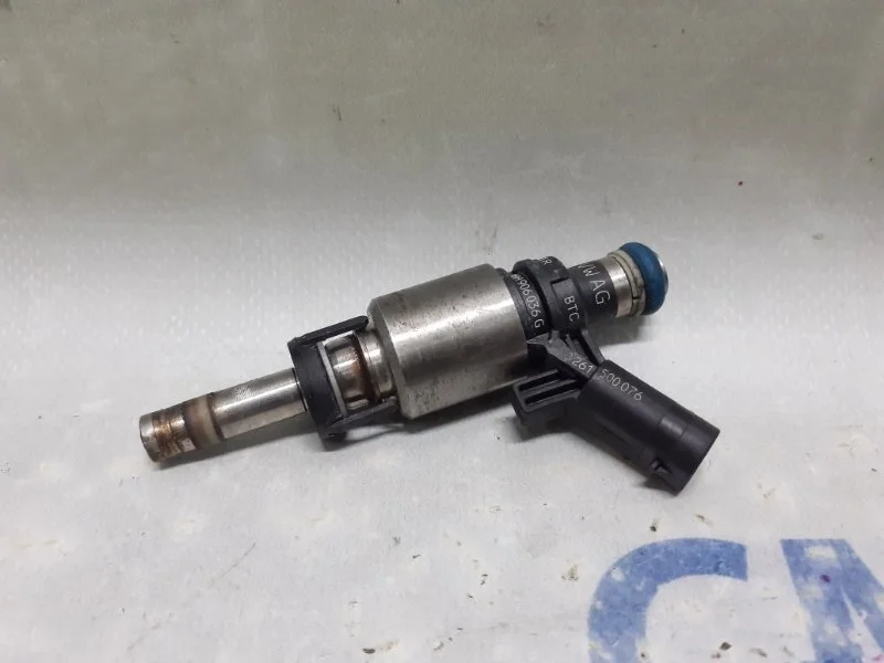 Форсунка топливная Audi A5 2011-2014 06H906036G 8K 2.0T