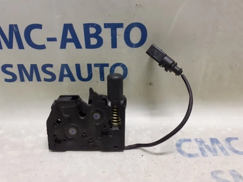 Замок капота с датчиком Audi A8 2011 4H0823509C D4 3.0 CGW