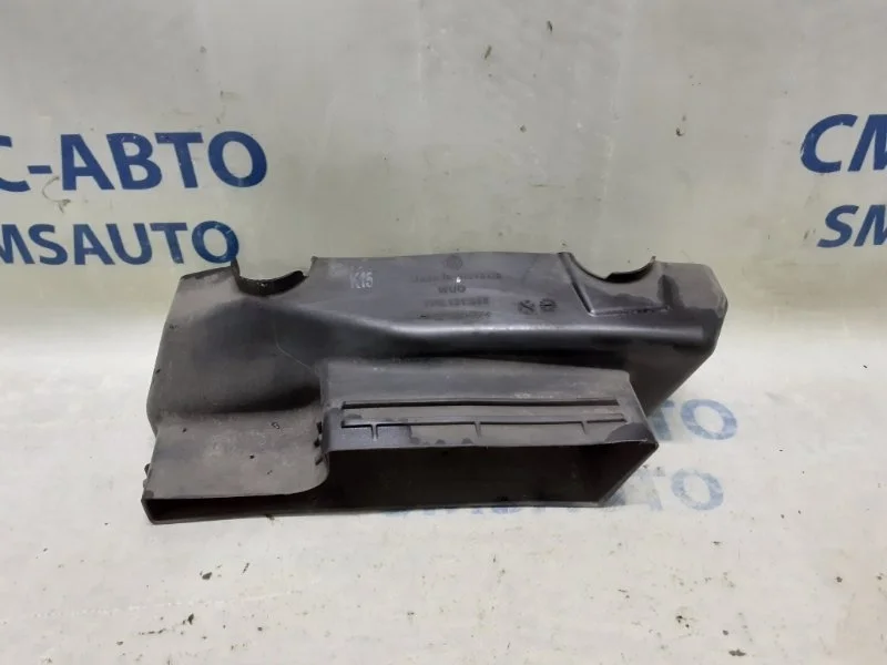 Воздухозаборник Volkswagen Touareg 7P6121396A NF 3.0, передний правый