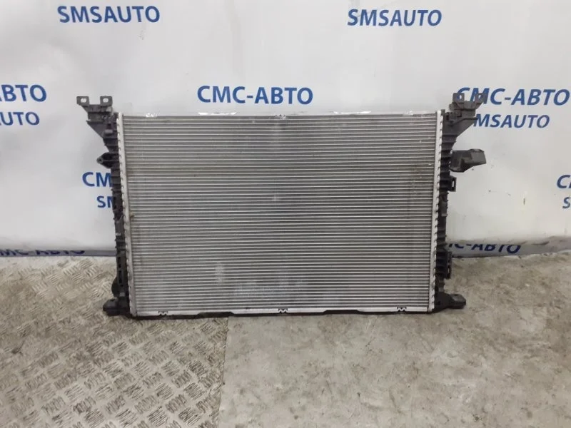 Радиатор охлаждения ДВС Audi Q5 8K0121251H 8R 3.0TD CGQB