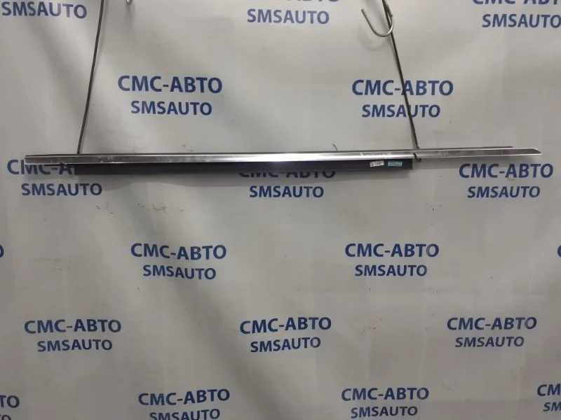 Молдинг стекла двери Audi Q5 8R0853284F2ZZ 8R 3.0TD CGQB, передний правый