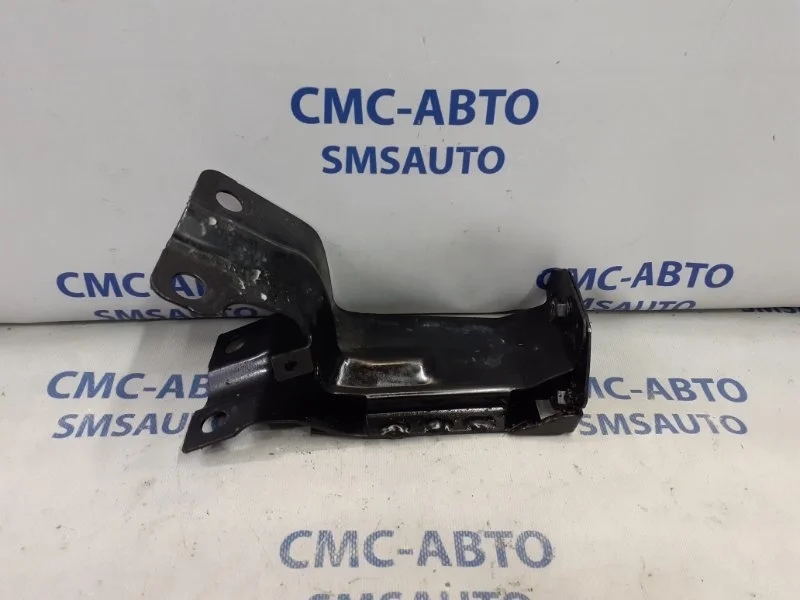 Кронштейн радиатора Volvo XC70 2008-2012 31305108 XC70 3.2, передний правый