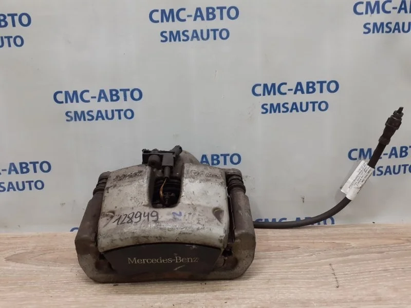 Суппорт Mercedes-Benz C-Class A2044212681 W204 1.8, передний правый