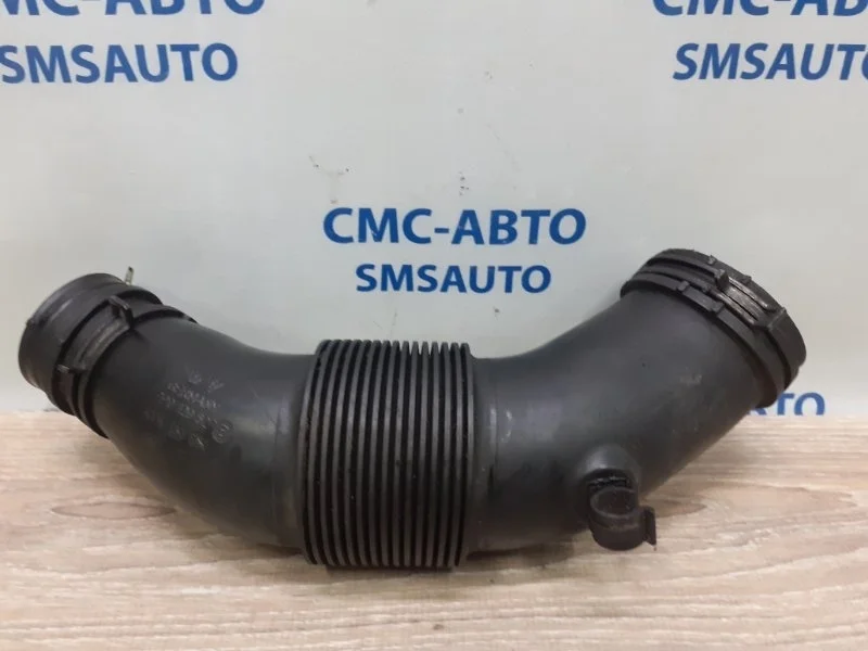 Патрубок воздушный Volkswagen Touareg 7P0129627B NF 3.0TD