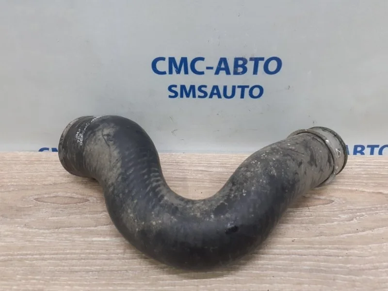 Патрубок охлаждения Volkswagen Touareg 7P0145738D NF 3.0TD, передний правый