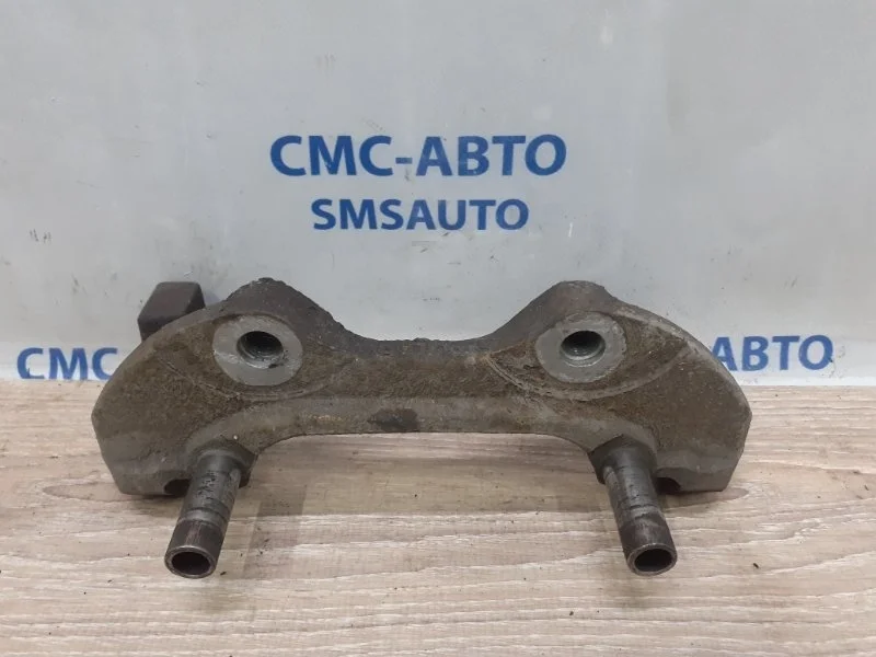 Скоба суппорта Mercedes-Benz ML A1644210906 W164 3.0D, передняя правая