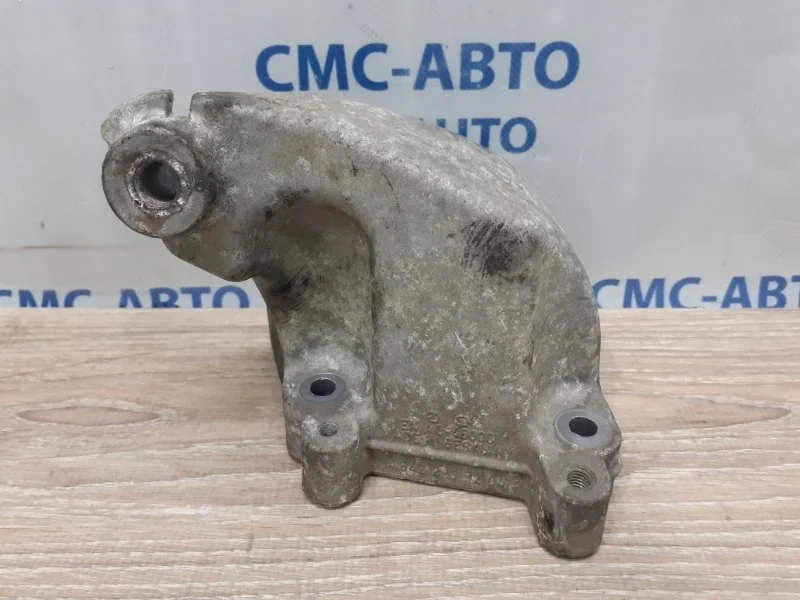 Кронштейн ДВС Mercedes-Benz ML A6422233204 W164 3.0D, правый