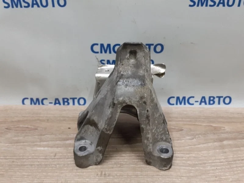 Кронштейн ДВС Audi A6 8K0199307 C7 3.0TD