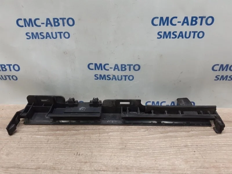 Кронштейн радиатора Mercedes-Benz E-Class A2045010320 W212 2.2D